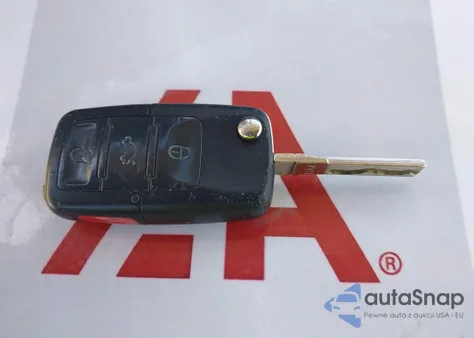 2008 Volkswagen New Beetle Se z USA, uszkodzony, nr VIN 3VWRF31Y18M401719